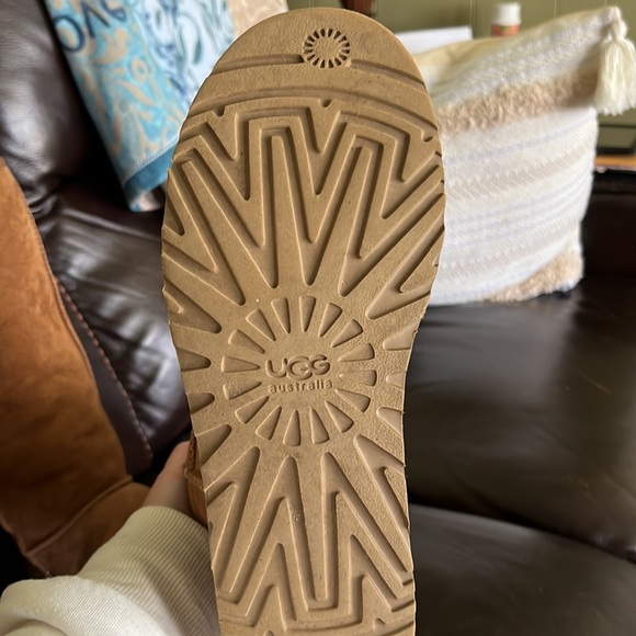 Ugg Size 10 classic tall waterproof boot - Picture 6 of 6